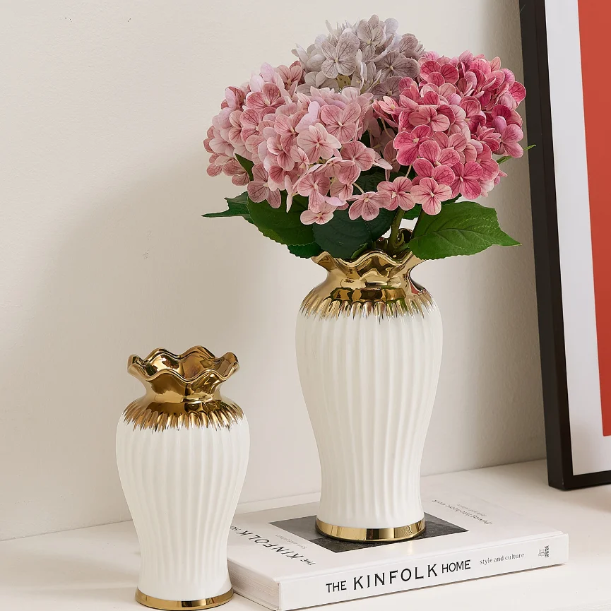

Ceramic vase, white high-end feeling, water nourishing rose flower arrangement, retro French living room dining table decoration