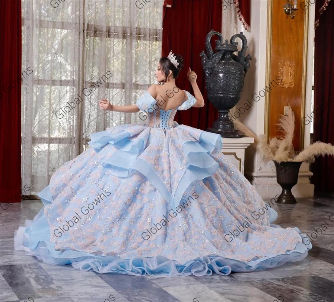 Céu azul fora do ombro vestido de baile quinceanera vestido para meninas apliques doce 16 vestidos de festa de aniversário em camadas personalizado