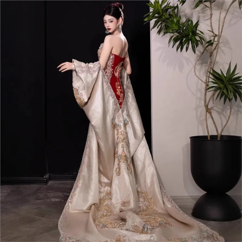 Novo vestido de noiva luxuoso estilo chinês para brindar e tradicional chinesa