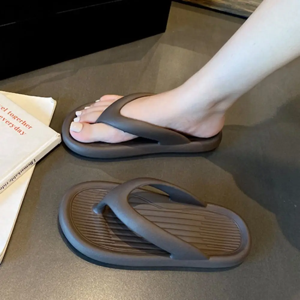 

Simple Anti Slip Men's Beach Sandals Anti Odor Solid Soft Soled Slippers Women Beachwear PVC Outer Wear Shoes Bathroom