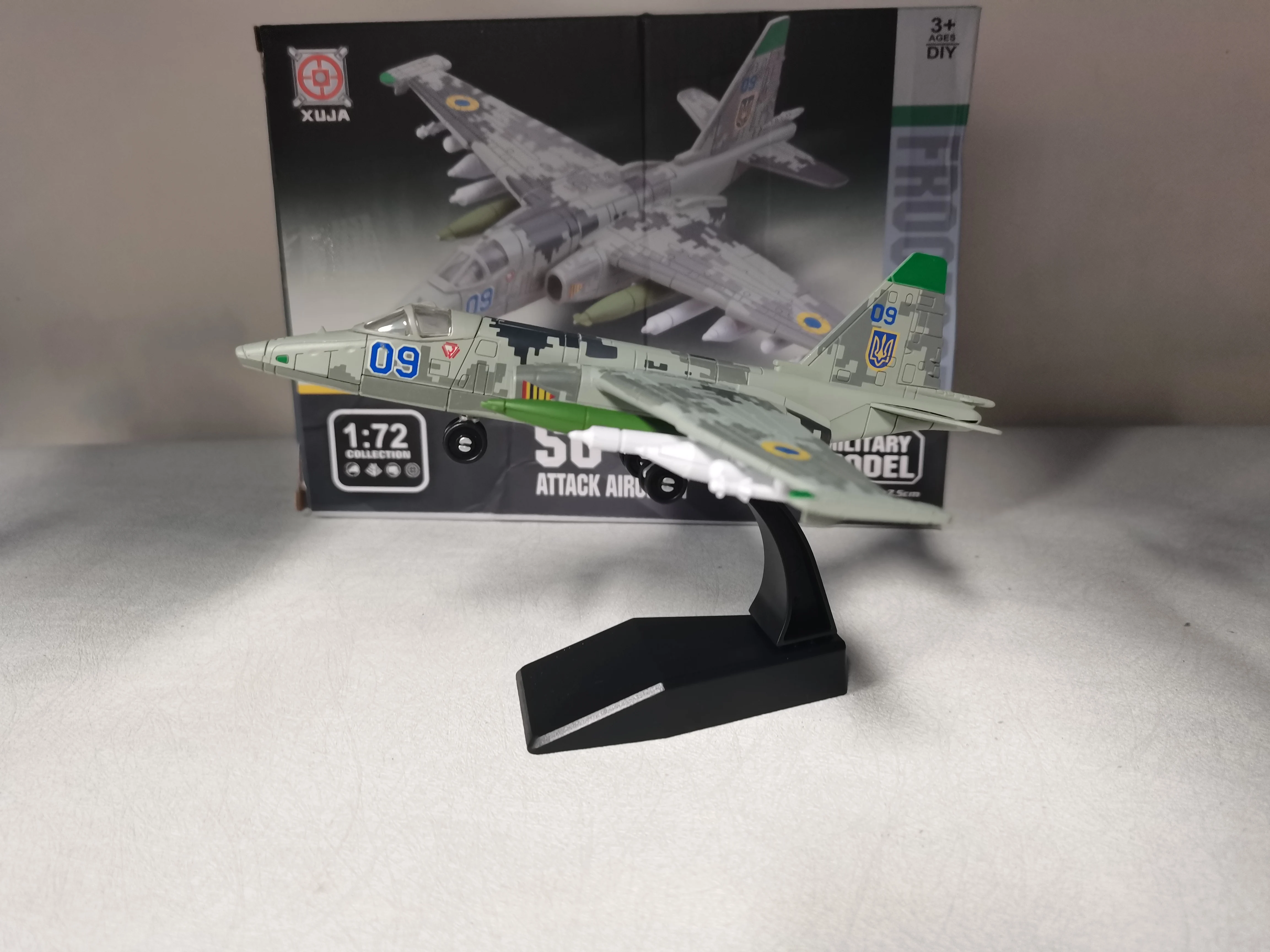 

1/72 model aircraft kit Military Model Russian Air Force Su-25 Frogfoot ABS Plastic model airplane Building blocks