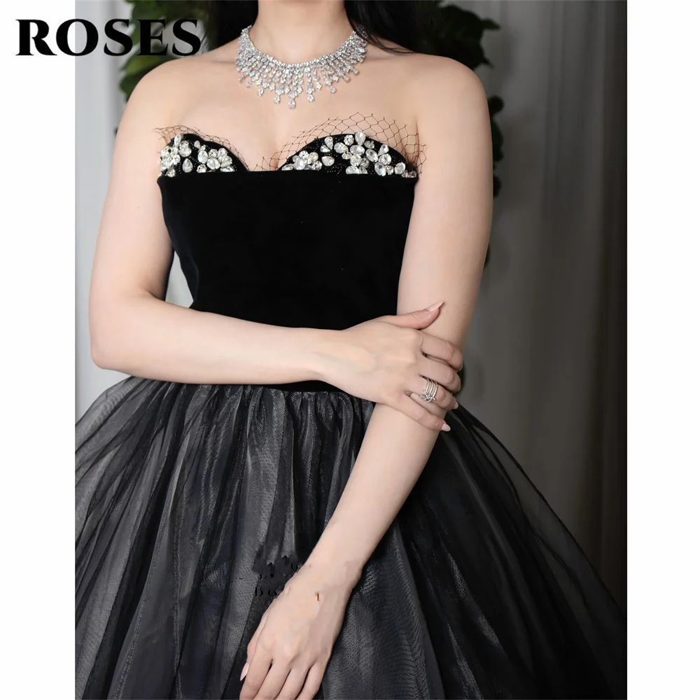 กุหลาบสีดําเก๋ชุดราตรีที่รักแขนกุดA-Lineพรหมชุดประดับเสื้อท่อนบนและกระโปรงT Ulleเกือบกําหนดเอง