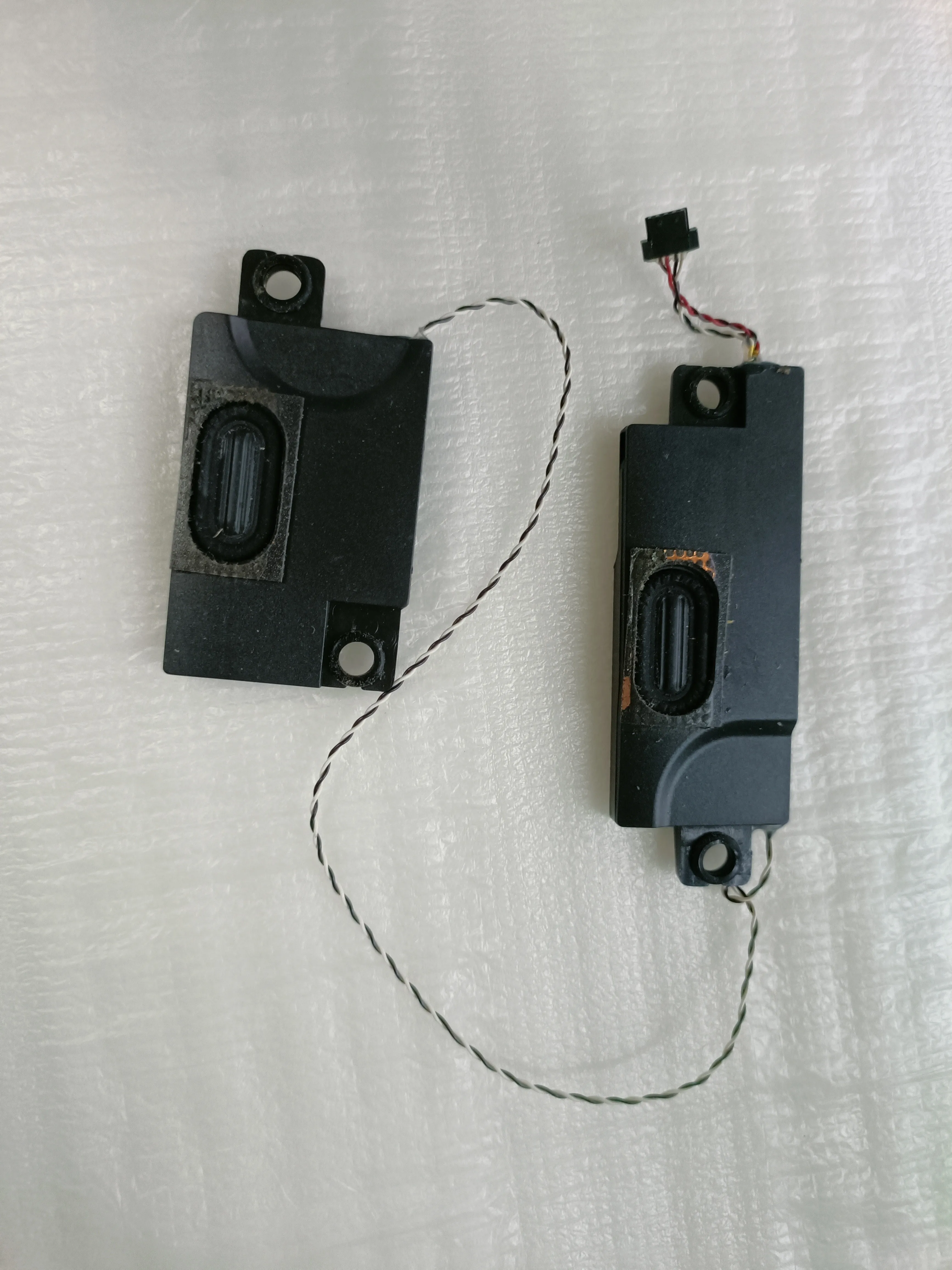 

Используется для динамика Lenovo 300e Chromebook 1-го поколения