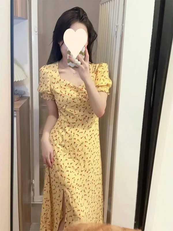 New French Yellow Square Neck Bubble Sleeve Fragmented Flower Split Dress Women's 2024 Summer Tea Break Mid length Dress 36K6