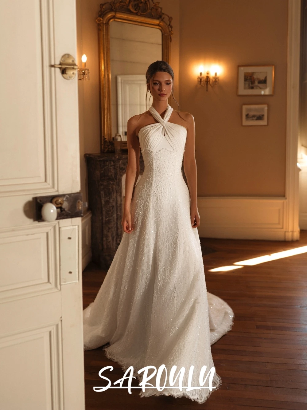 

Sparkle Halter Pearls Classy Wedding Dress Romantic A Line Delicate Customized Sleeveless Long Bridal Gown New Arrival