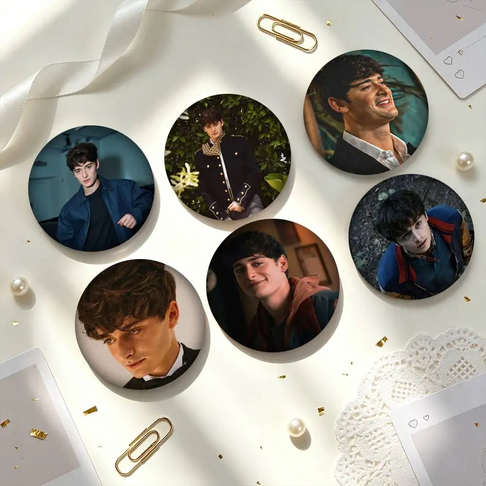 N-Noah Schnapp A-Actor  25 32 44 58 75mm Badges Personalized Round Brooches Pins Accessory Gift