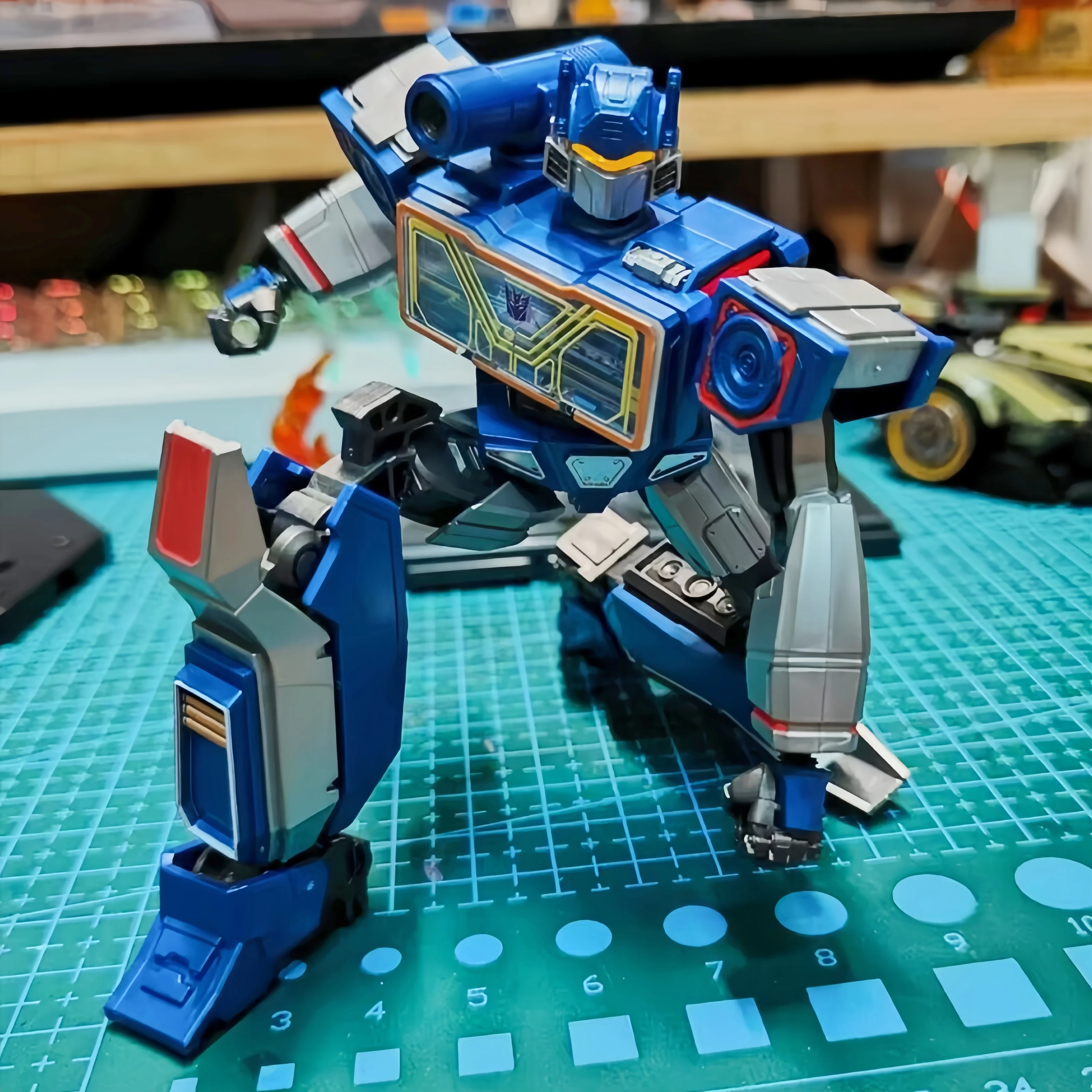 ต้นฉบับใหม่ Blokees Transformers One Classic Class Soundwave Ironhide Shockwave ประกอบตัวเลขเคลื่อนย้ายได้ Blokees Group