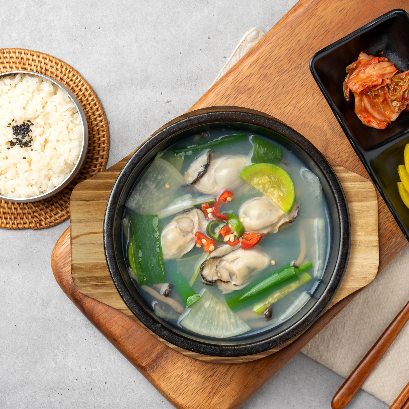 

2Pcs Stone Bowl Wood Pad Modern Design Side Handle Pot Mat for Hot Pot Use Kitchen Casserole Holder Reusable Utility Mat