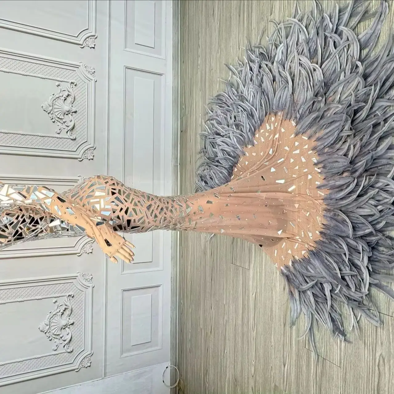 ثوب المرأة احتفال بالمرايا ريشة الذيل فستان فساتين السهرة مرحلة المنصة الجاز زي صورة تبادل لاطلاق النار الزي