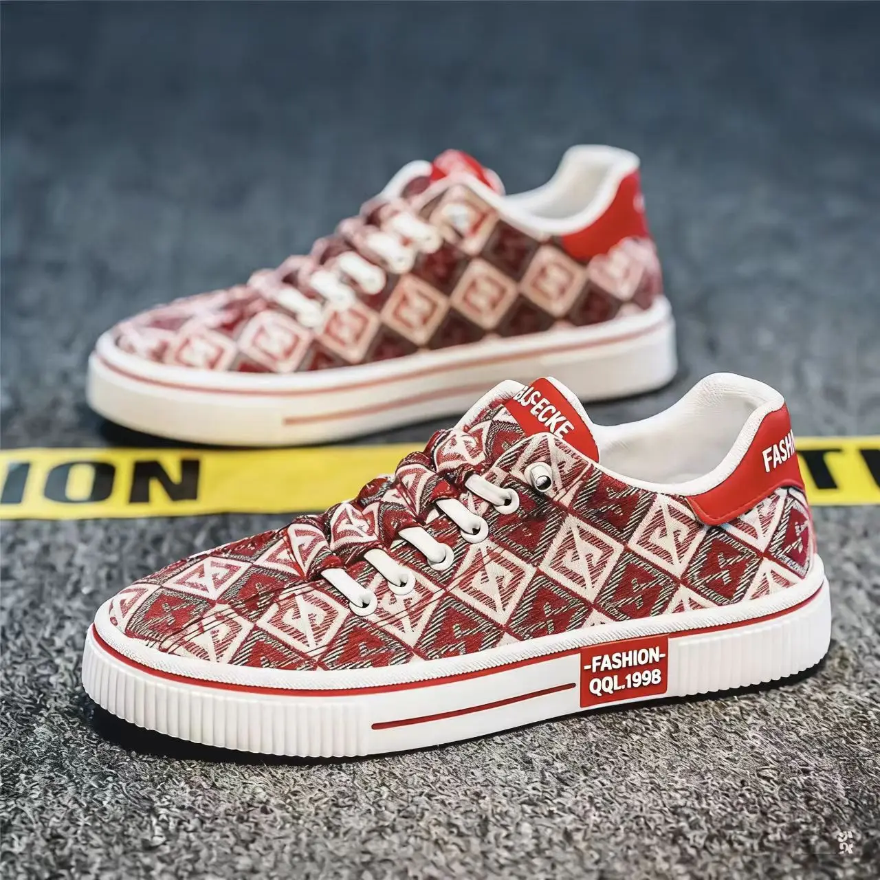 Men's Summer Slip-On Canvas Shoes Thick Bottom Sports Shell Toe Anti-Collision Heightening Board Casual Breathable Footwear