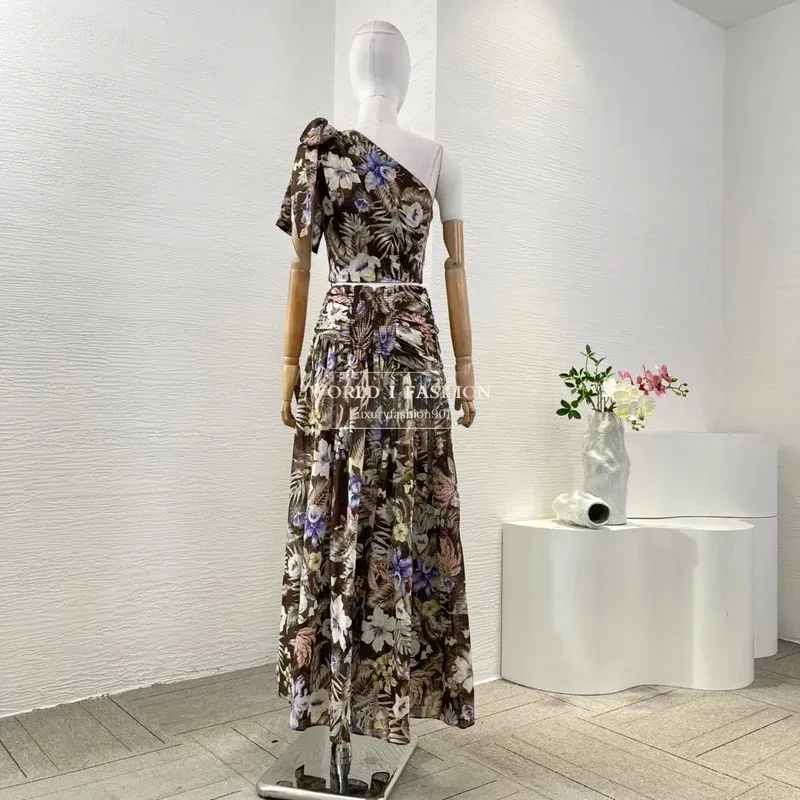 

Brown Sloping Shoulders Sleeveless Bow Floral Print Short Blouse and Midi Skirt Set 2025 New Design
