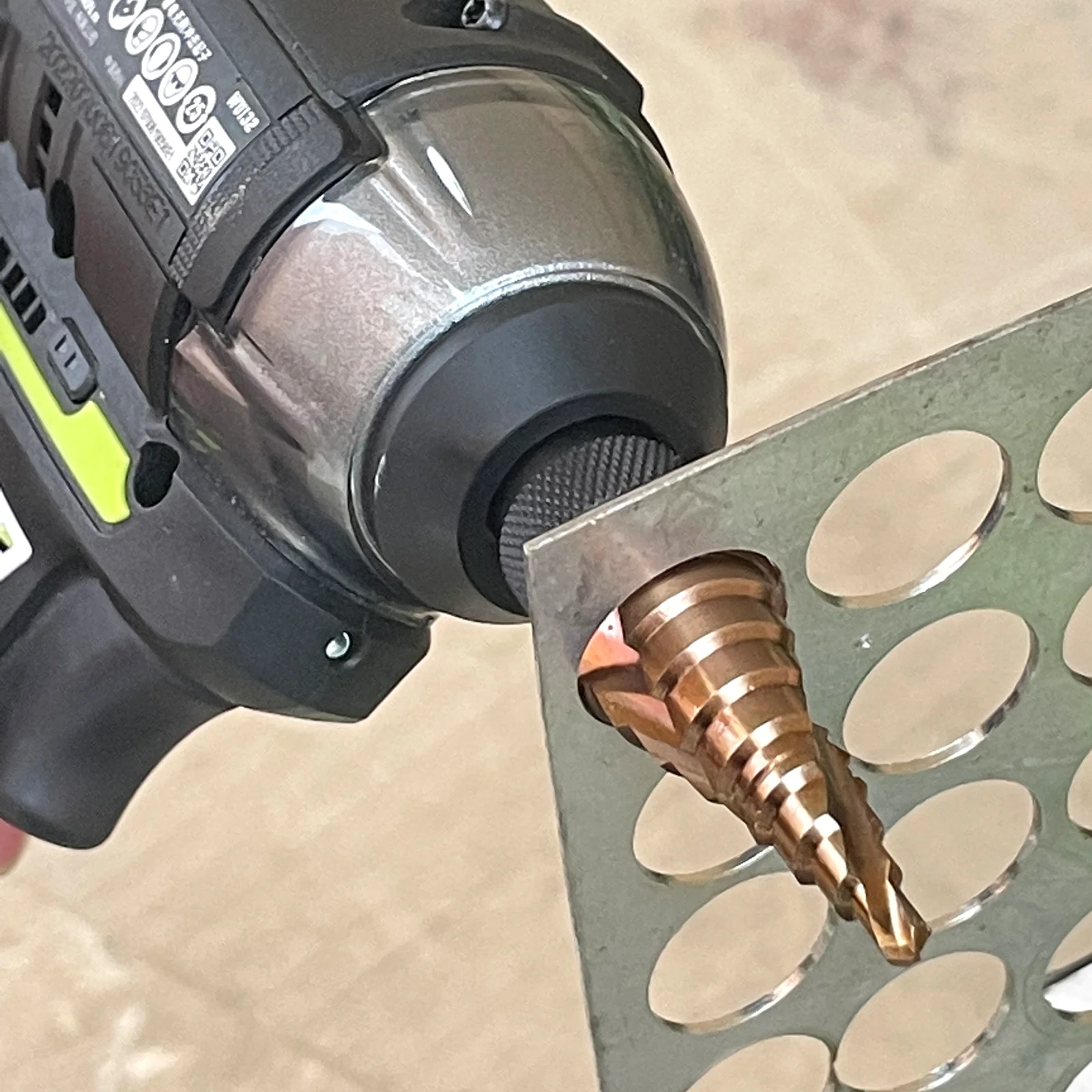 1PC M35 Punta da trapano al cobalto HSS-Co Cono 6.35mm Codolo esagonale Scanalatura a spirale Strumento per trapano in metallo Taglierina per fori 4-20/4-22/4-32/5-21/5-27mm