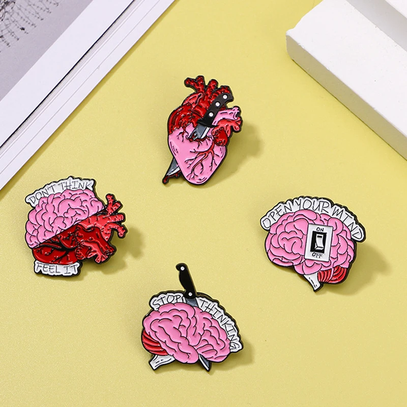 Creative Blood Organ Metal Brooch Dagger Heart Brain Switch Open Stop Thinking Brain Cartoon Badge Punk Pins Jewelry Accessories