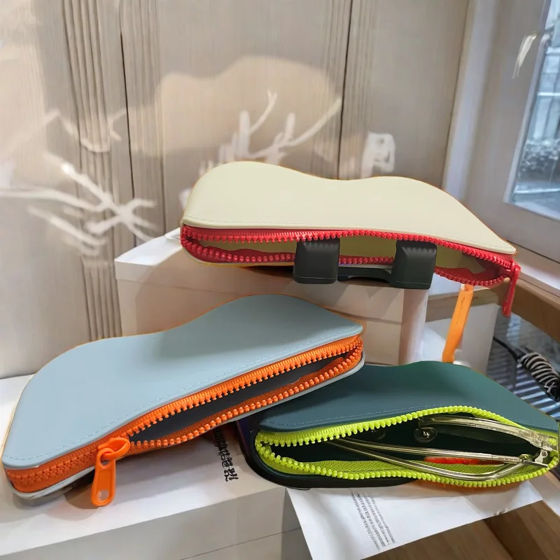 Portable Waterproof Drop-Resistant Silicone Glasses Case Easy to Store Equipped with Hanging Handle Suitable for Travel