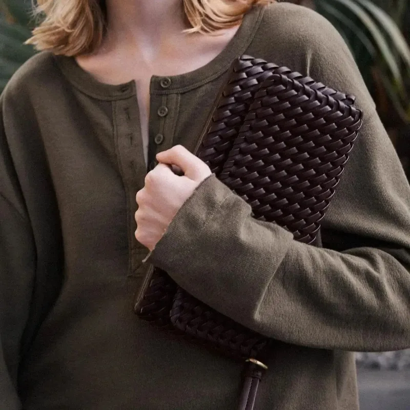 

2025 New Model Knitted Bag - High-end Single Shoulder Bag with Flip Cover - Simple and Versatile Luxury Artistic Bag - Luxury