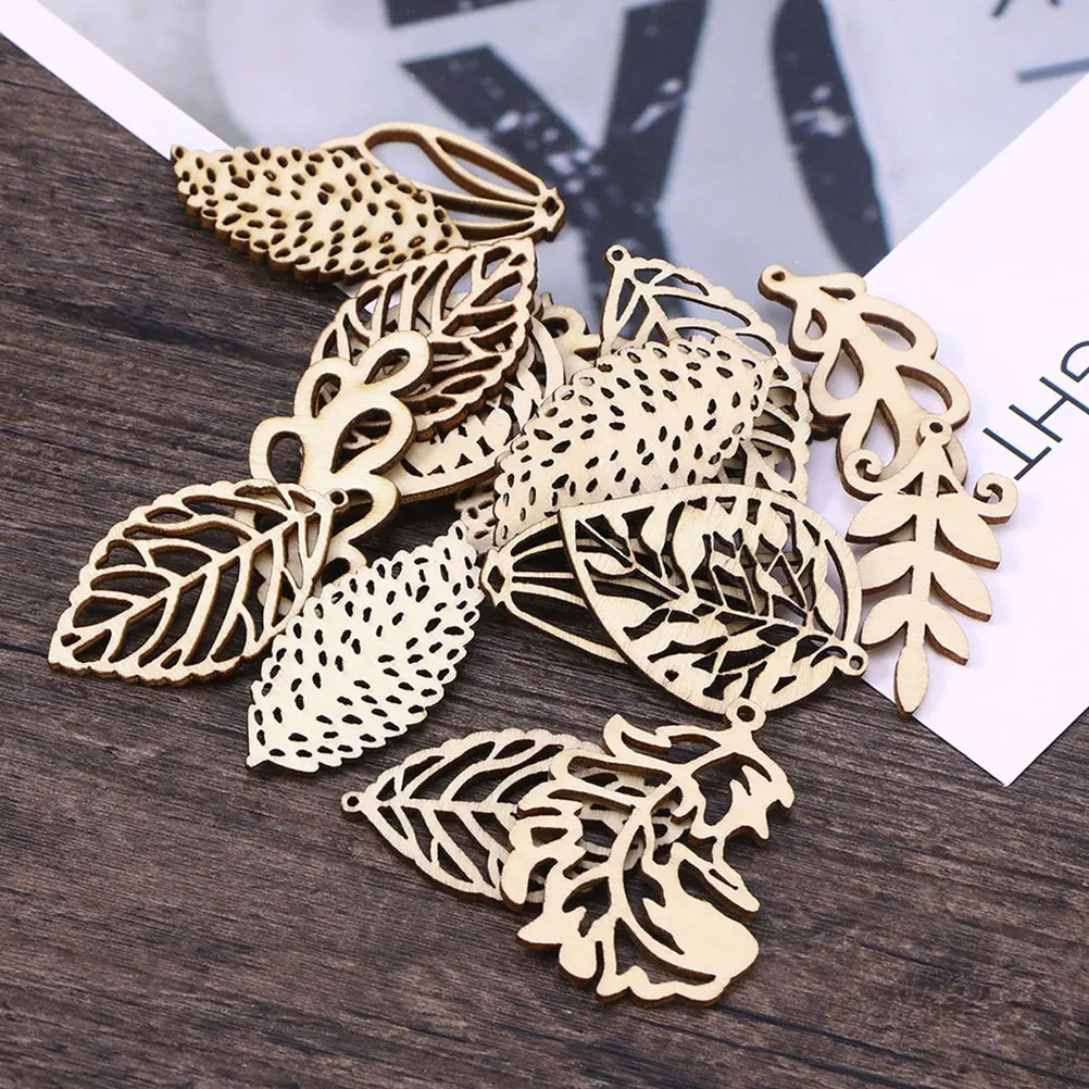 

50Pcs DIY Wooden Leaf Slices Natural Wood Chips for Children's Painting Crafts Xmas Hanging Decor Home Holiday Decoration