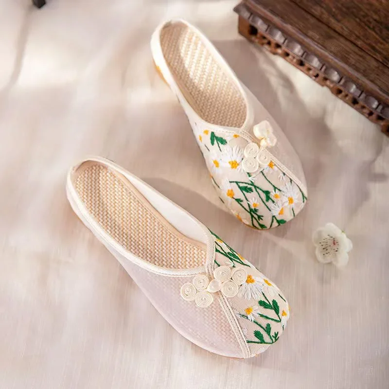 

Женские тапочки Baotou, новинка лета 2024, уличная обувь в этническом стиле, древний китайский костюм, обувь с вышивкой, тканевая обувь в Пекине