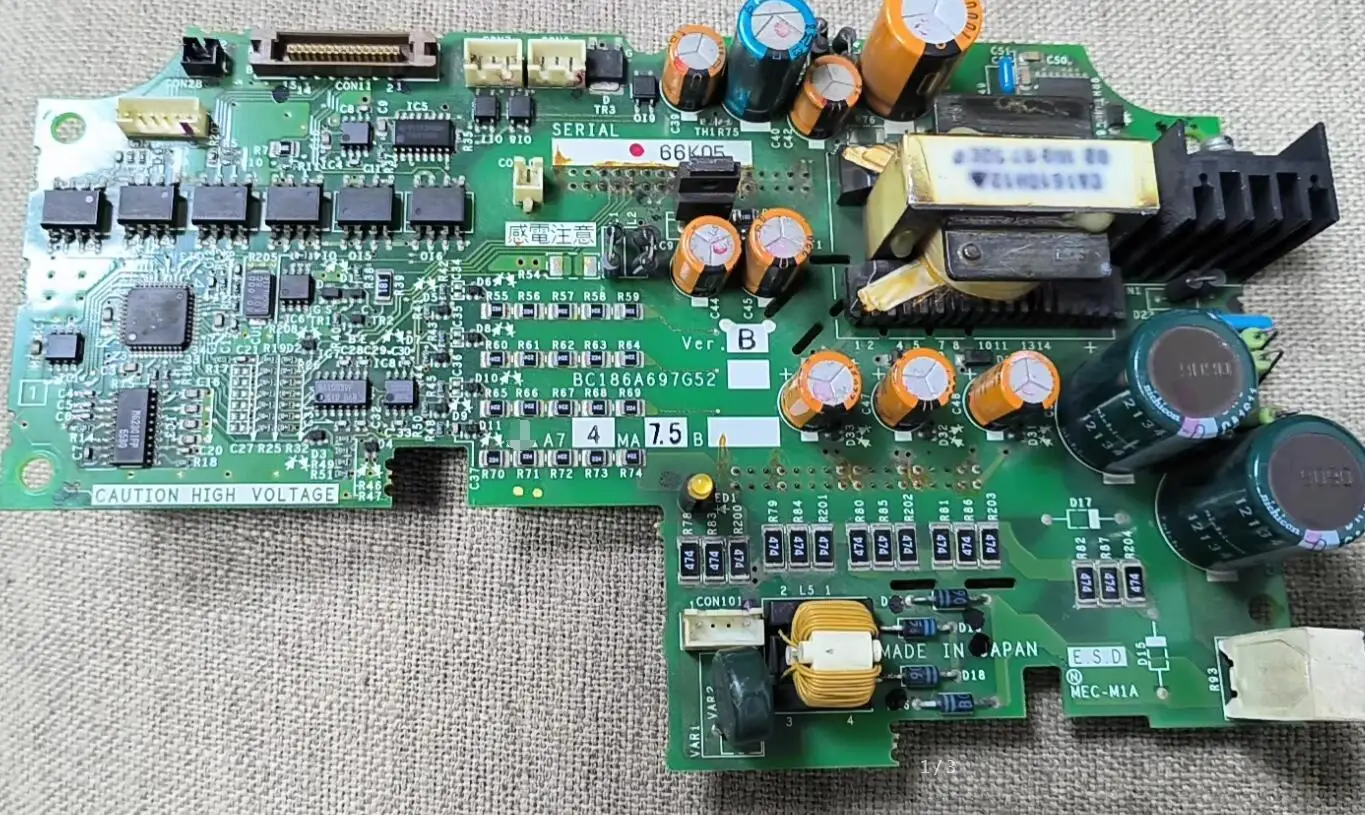 

BC186A697G52 A74MA7.5B A740/ F700 inverter A740 / F740-7.5K 11K power drive board