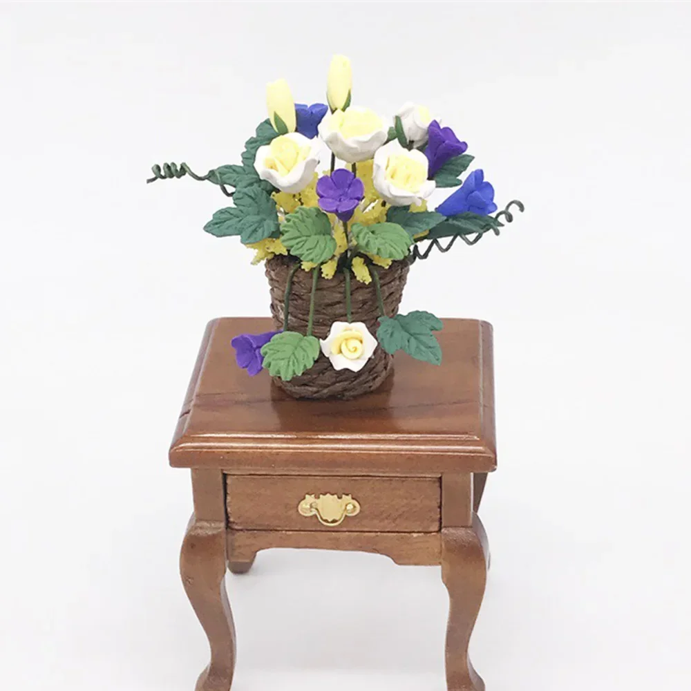 Accessori in miniatura per casa delle bambole 1/12 Mini pianta in vaso Rosa gialla Modello di fiore di simulazione Giocattoli per la decorazione della casa delle bambole
