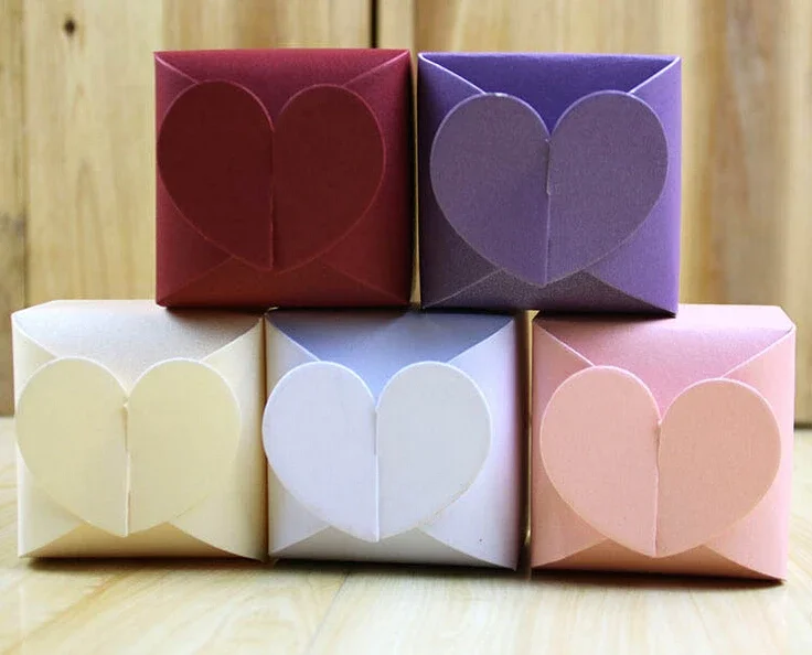 100Pcs Hot Sale Wedding Favor Gift Boxes Love Heart Shape Wedding Candy Box white/beige/purple/pink/red