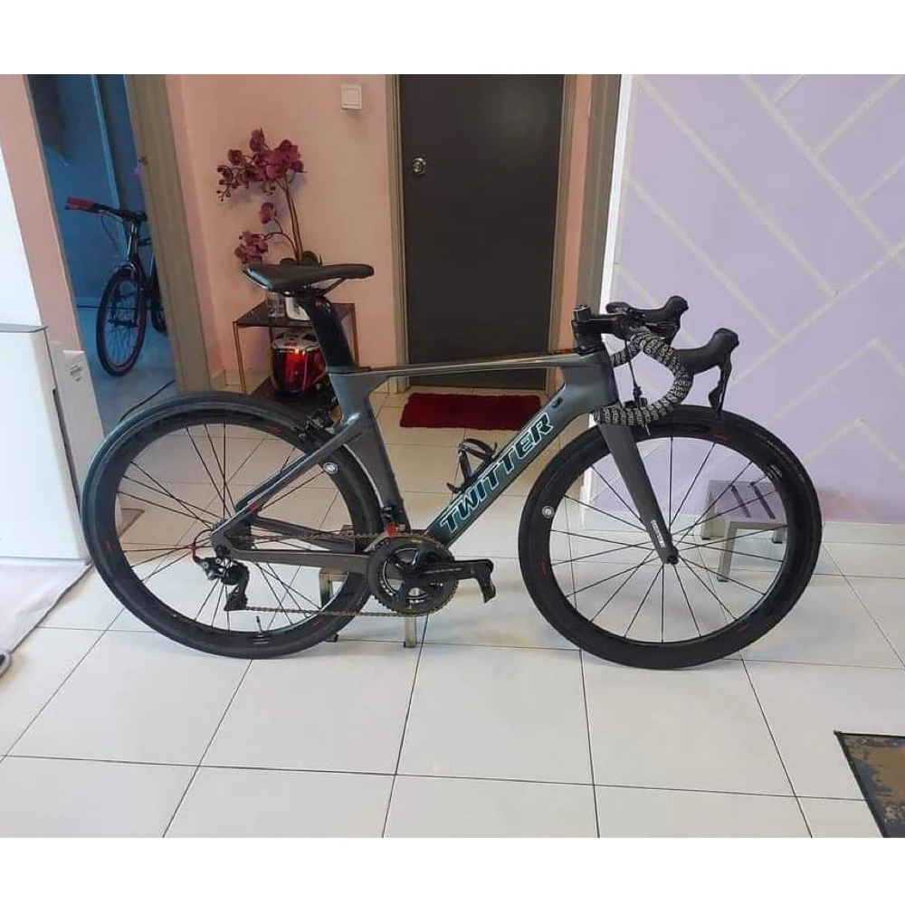 

Twitter 700C Carbon Fiber Men's Road Bicycle V/C Brakes Black Gray Color With Alu Handlebar 22/24 Speed Aero Racing Bike