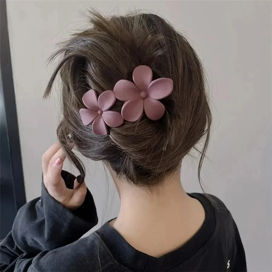 4Pcs Flower Hair Clips Fashion Matte Black Floral Hairpins Hair Claw Clips Non-Slip Hair Clamps Grab Elegant Hair Accessories image 4
