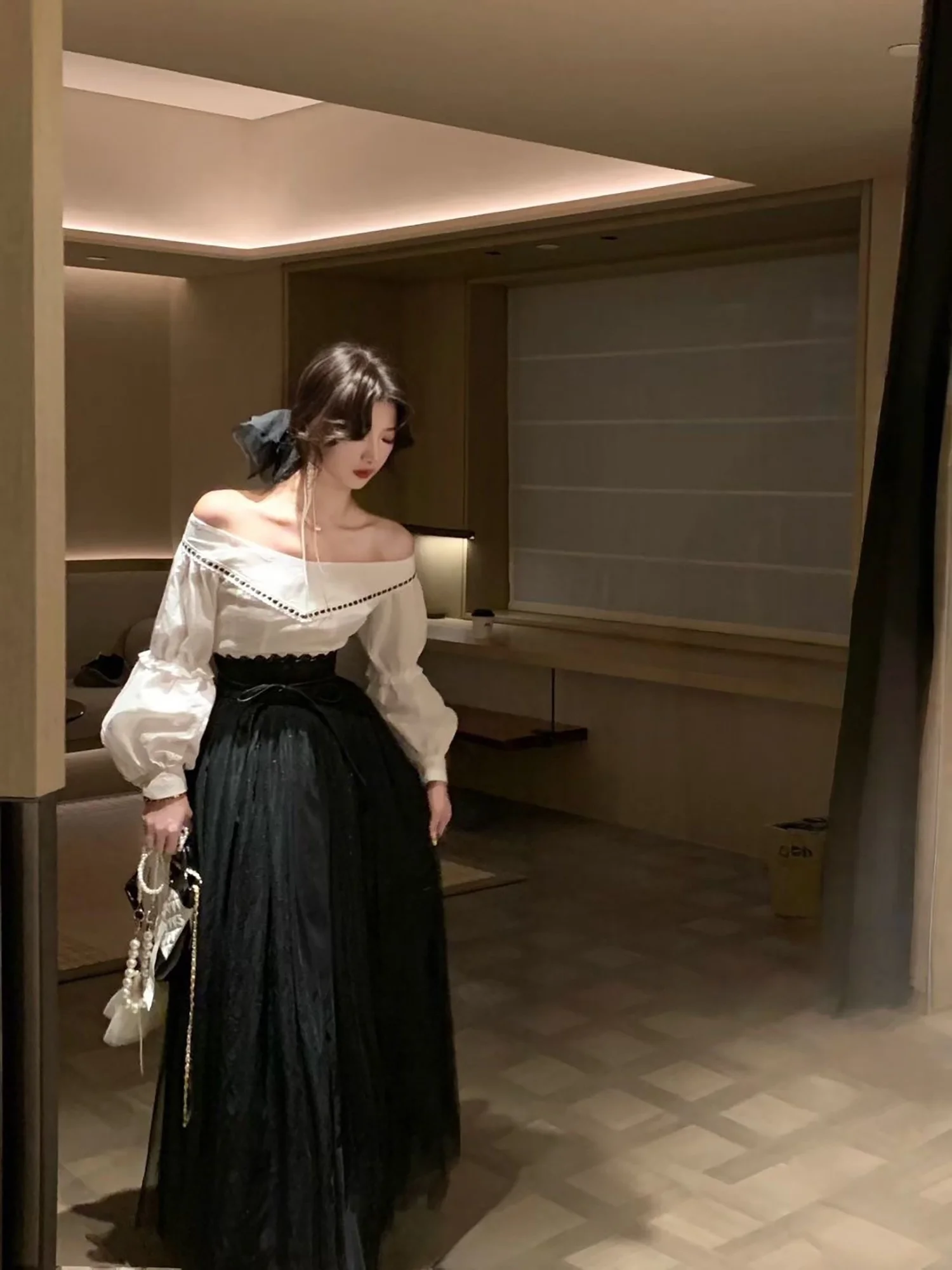 

Ele French Sle Embroidered Hollow out Heavy Embroidery One oulder irt Women's Loose Fit Long Sve irt