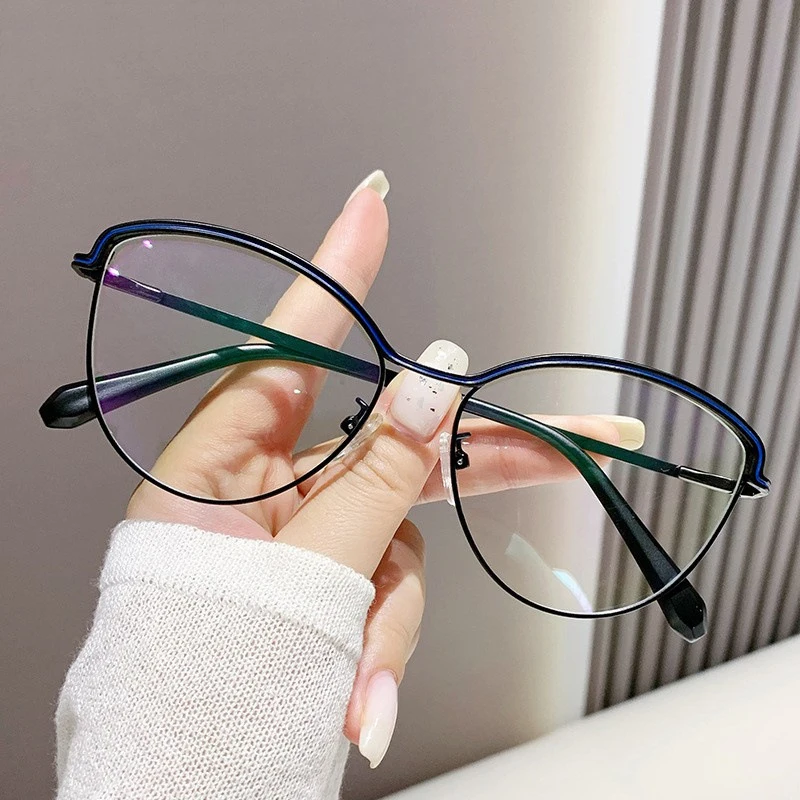 Cat-eye style metal eyeglass frames for European and American women for daily use as anti-blue light glasses