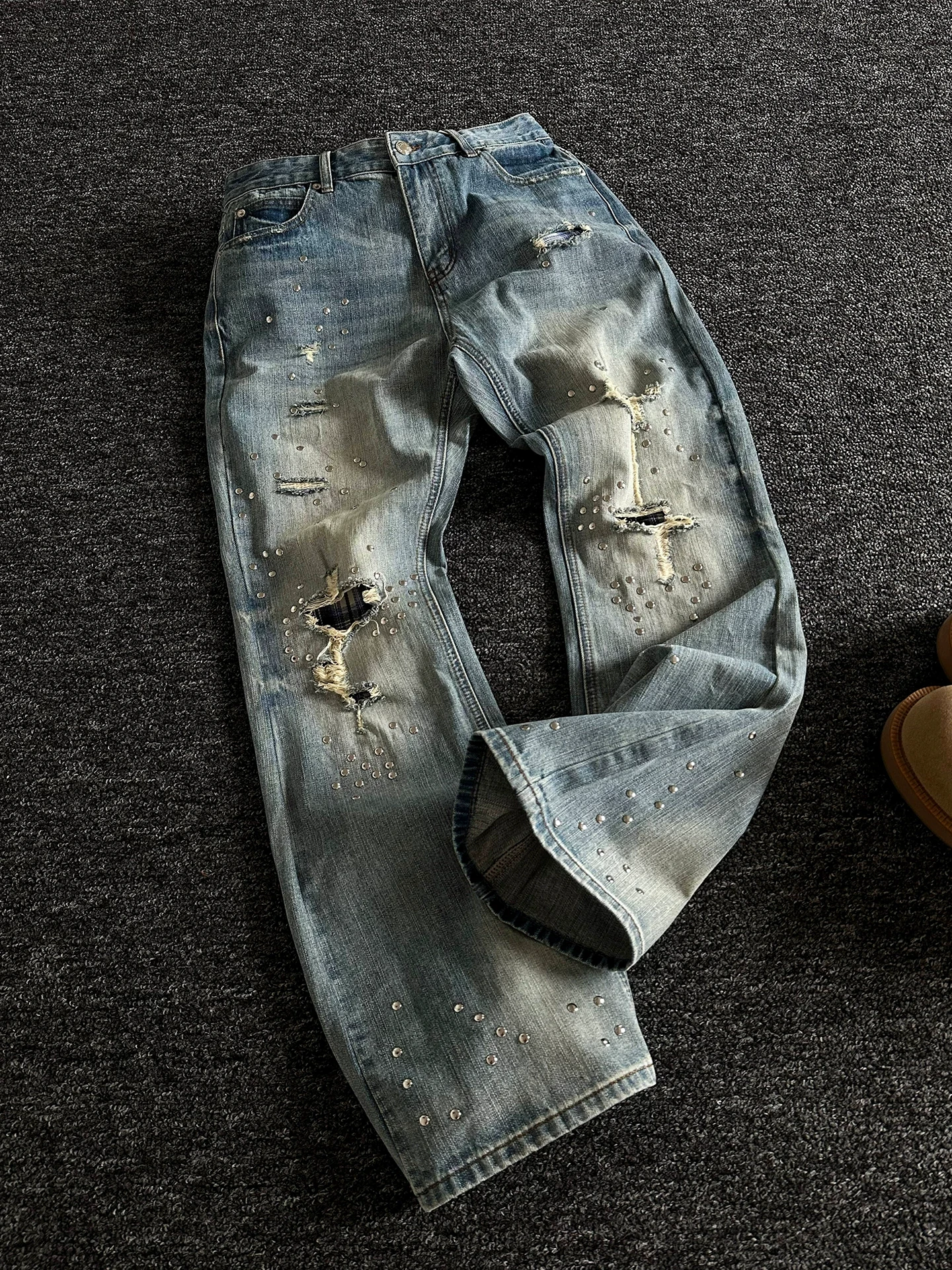 Casual Men's Ripped Jeans with Rivet Design Irregular Style American Design Loose Straight Leg Jeans for Daily Wear Autumn Se...