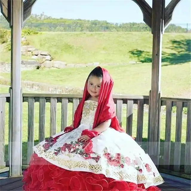 Charro Mini Quinceanera Jurken Charro Baljurk Organza Appliqueert Bloemenmeisjesjurken Voor Bruiloften Mexicaanse Optochtjurken Baby