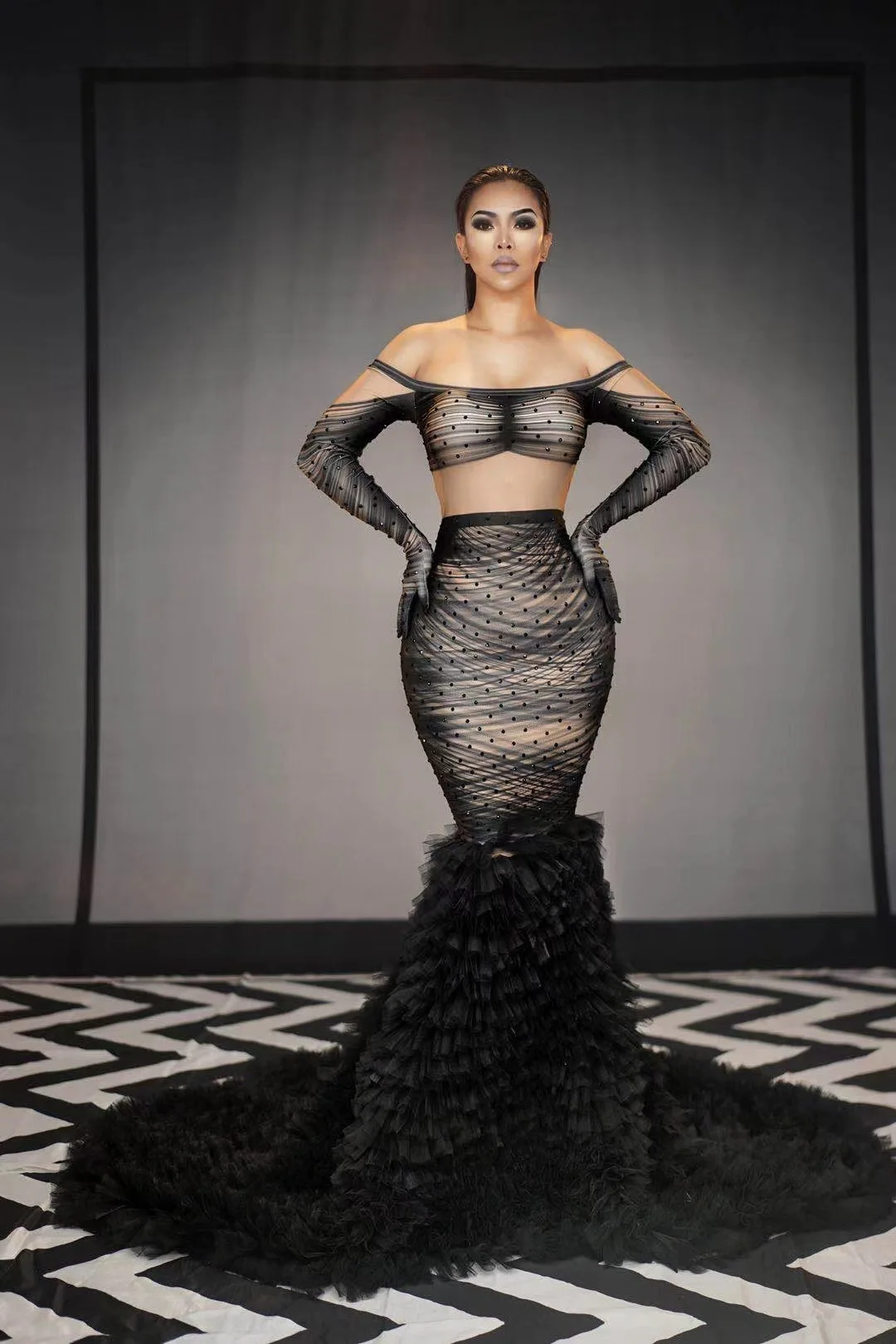 

Highend Black Mermaid Longsleeved Dress Gloves Singer Dance Stage Birthday Party Night Club Celebration Drag Queen Costume