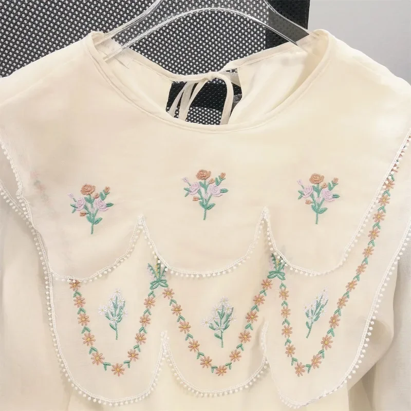 French Design Chic Shirts Peter Pan Collar Flower Embroidery Spring Autumn Blouses Casual Loose All Match Women\'s Clothing 2023