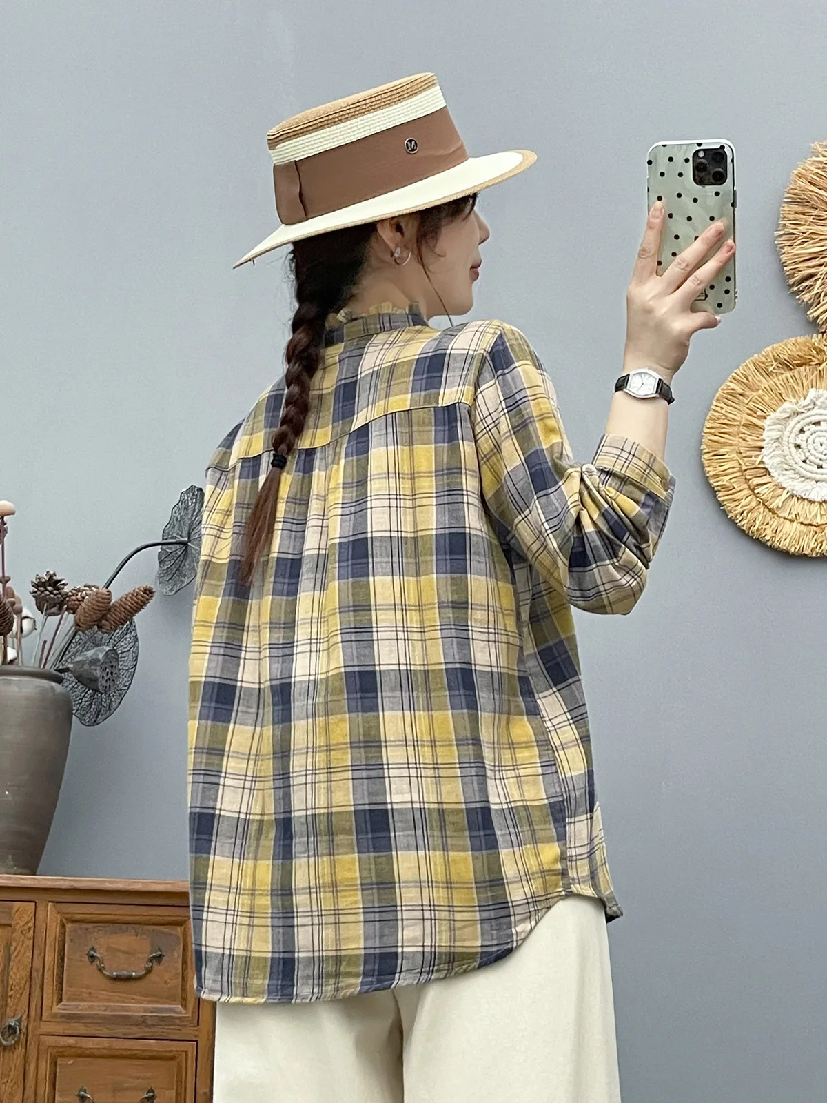 Nueva camisa de manga larga de algodón de otoño 2025, blusa holgada informal cómoda a la moda con volantes a cuadros para mujer Mori T58757CC