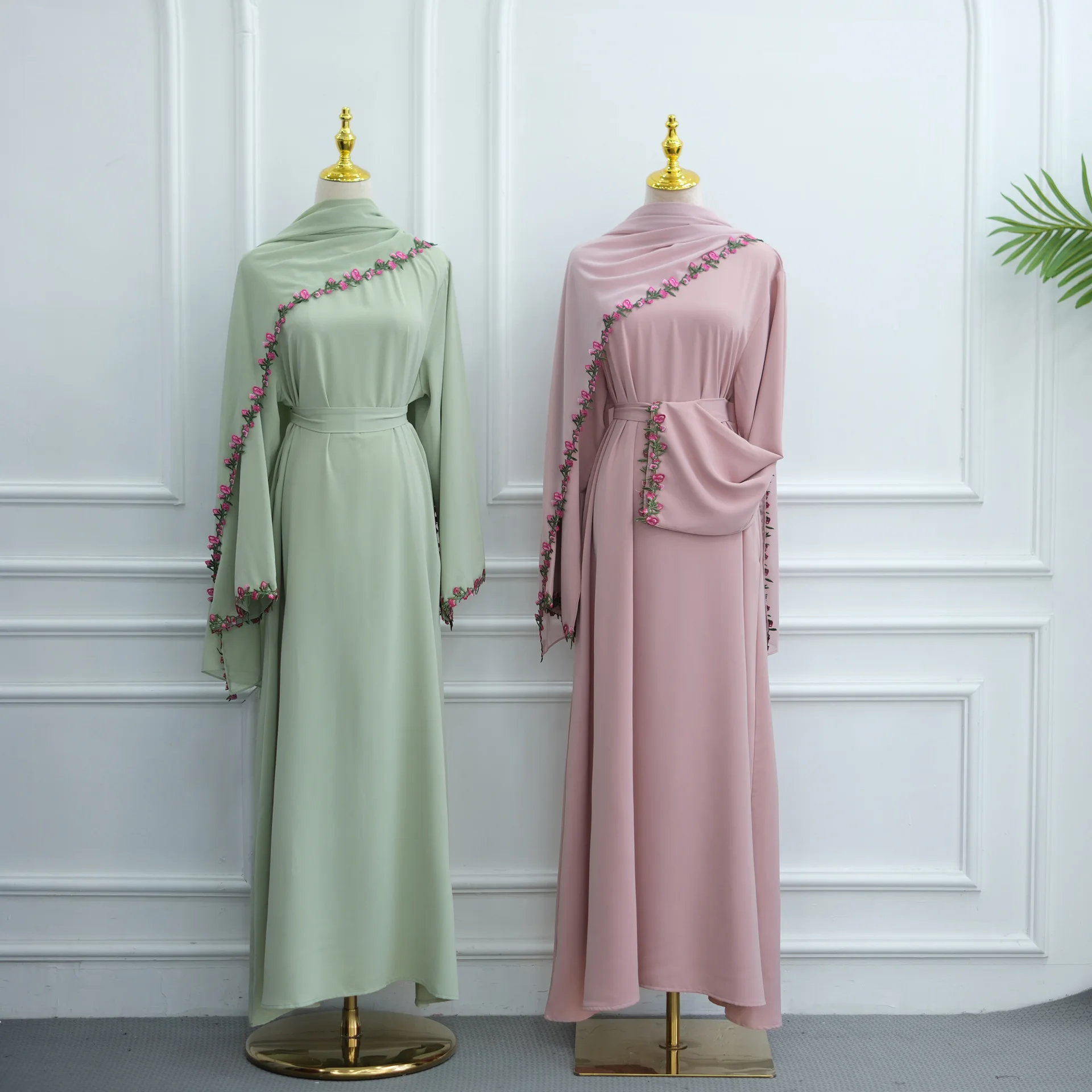 Zahraa Damenkleider Islamische Kleidung Freizeitkleid Spitzenblumen Neues Weiches Nida Geschlossenes Abaya Muslimisches Kleid mit Passendem Hijab – Detail 8
