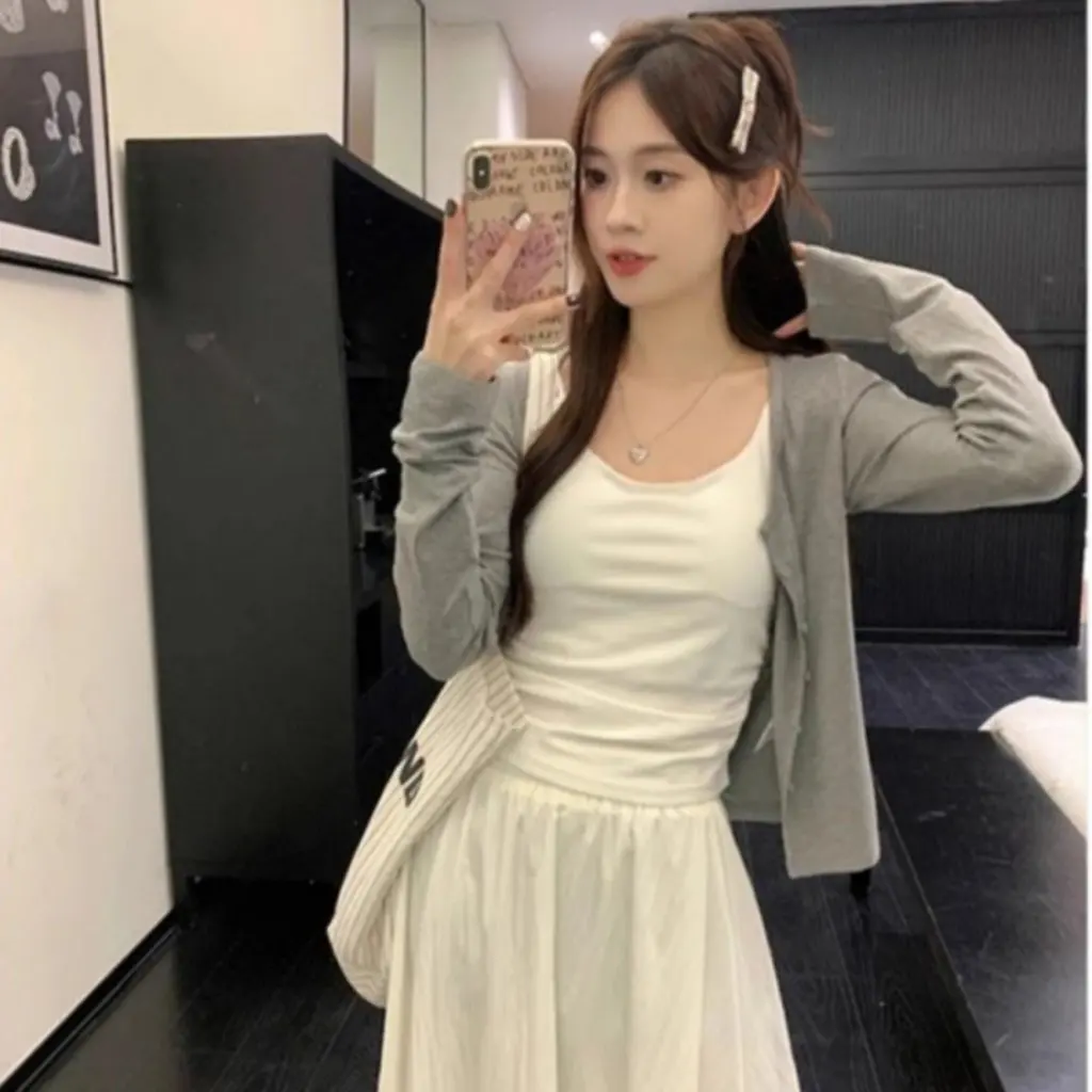 

Women's High-End Grey Long-Sleeved Cardigan Slim-fit Elegant Autumn Style Spicy Girl Look Slimming Lazy Fashion Outerwear