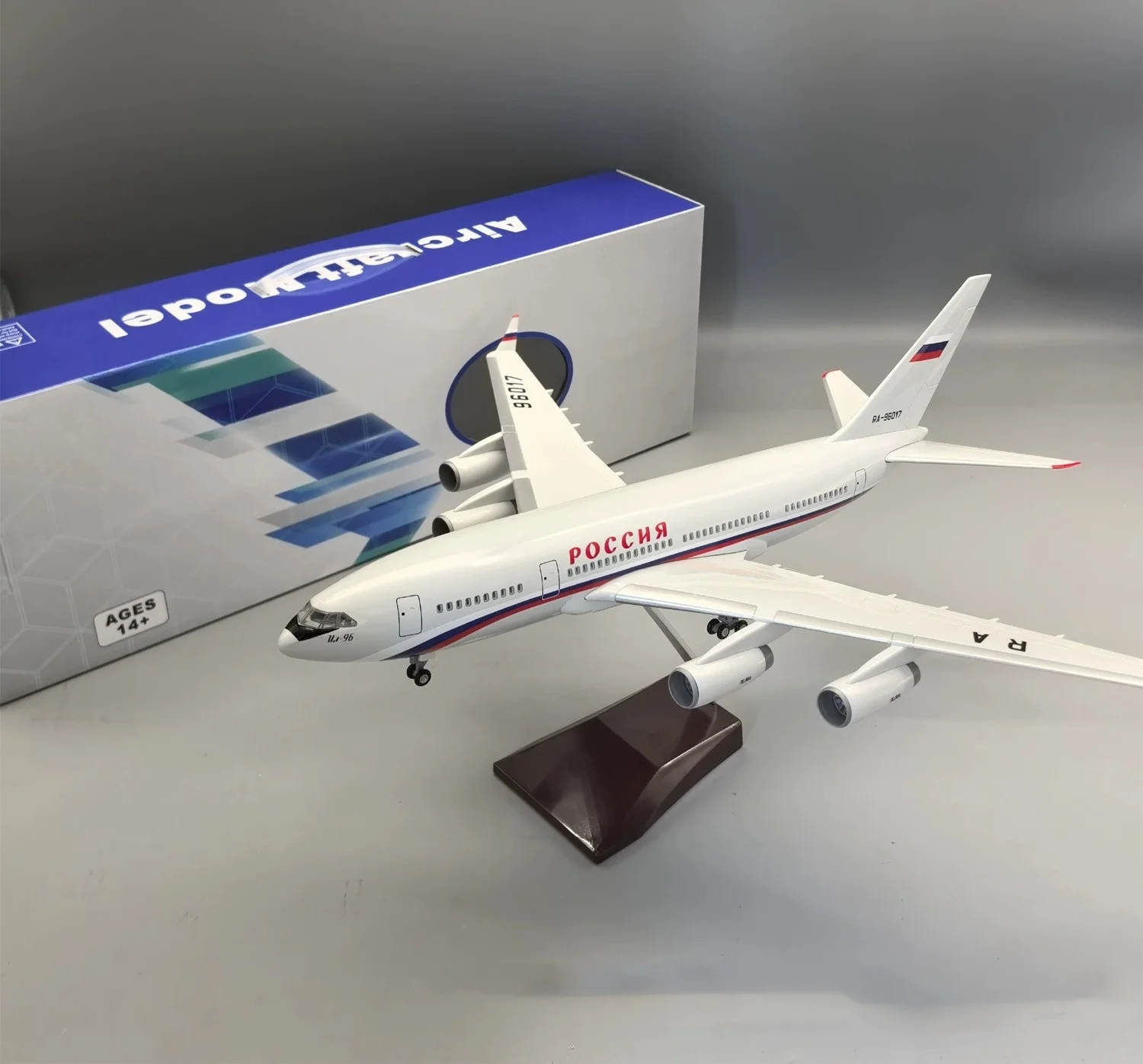 

1/120 Scale Airplane Model Russian Air Force One 46cm Resin Aircraft Il-96-300 with Landing Gear Wheels Light