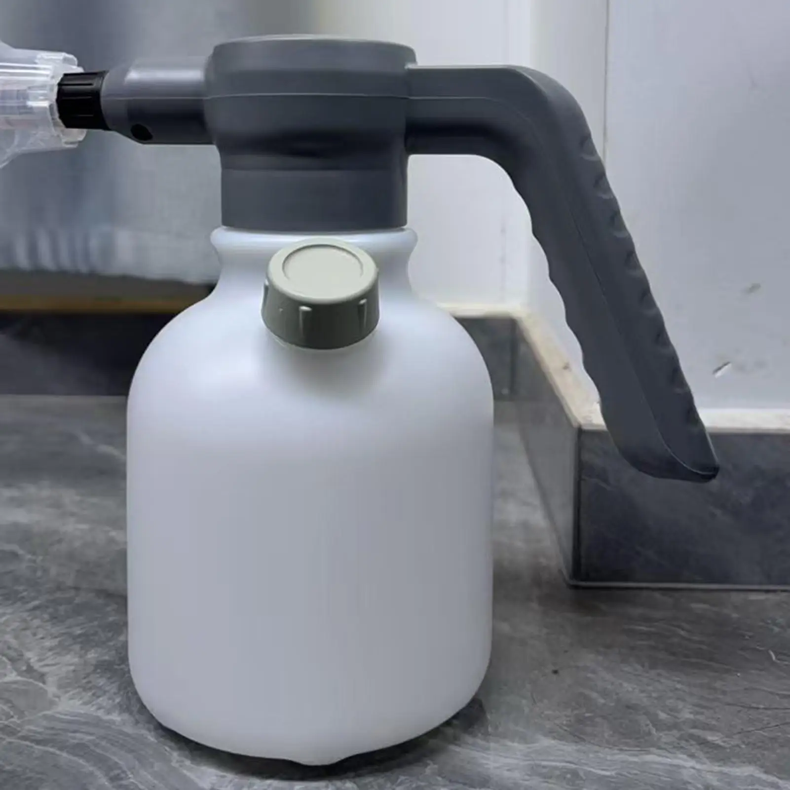 

Electric Car Foam Sprayer 2L Self-priming 2L Automatic Car Wash Foam Sprayer Air Pressure Sprayers for Watering Flowers and Gard