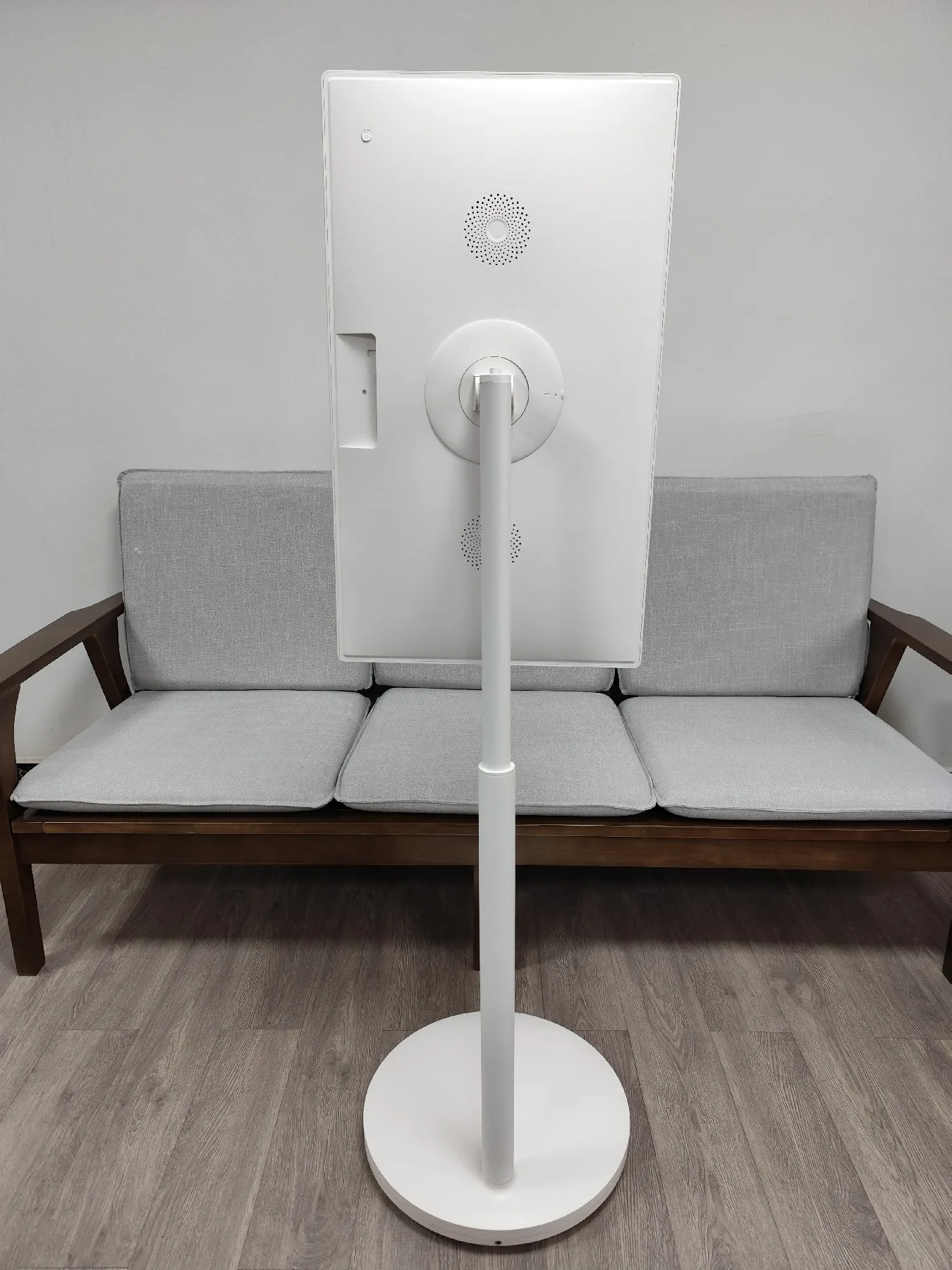 VETO 32 بوصة تلفزيون محمول ذكي بالجملة 4K شاشة لاسلكية أندرويد تفاعلية ذكية مع بطارية 5H/7H تعمل بالطاقة