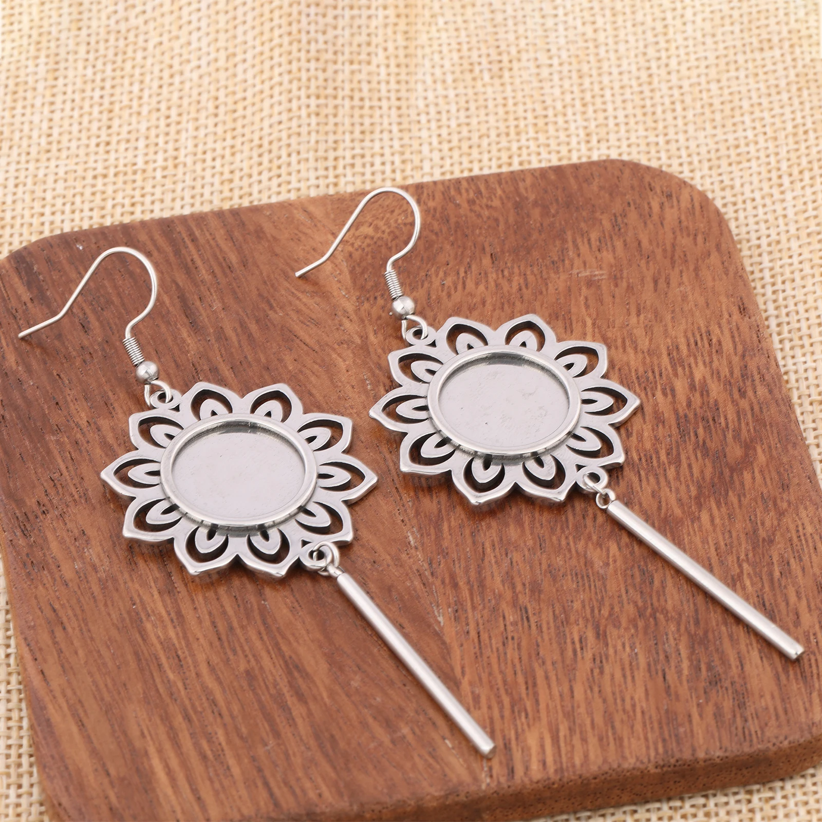 Image of 6 Stück Edelstahl 15mm Blumen-Cabochon-Ohrring-Basisschablonen mit Anhängeranhänger DIY-Haken-Zubehör für die Schmuckherstellung