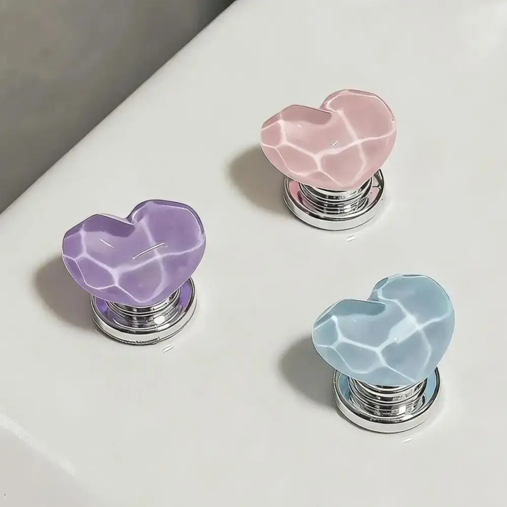 

Heart Shaped Toilet Press Button Self-Adhesive Creative Design Tank Press Switch Cute Style Nail Protector Toilet Flusher