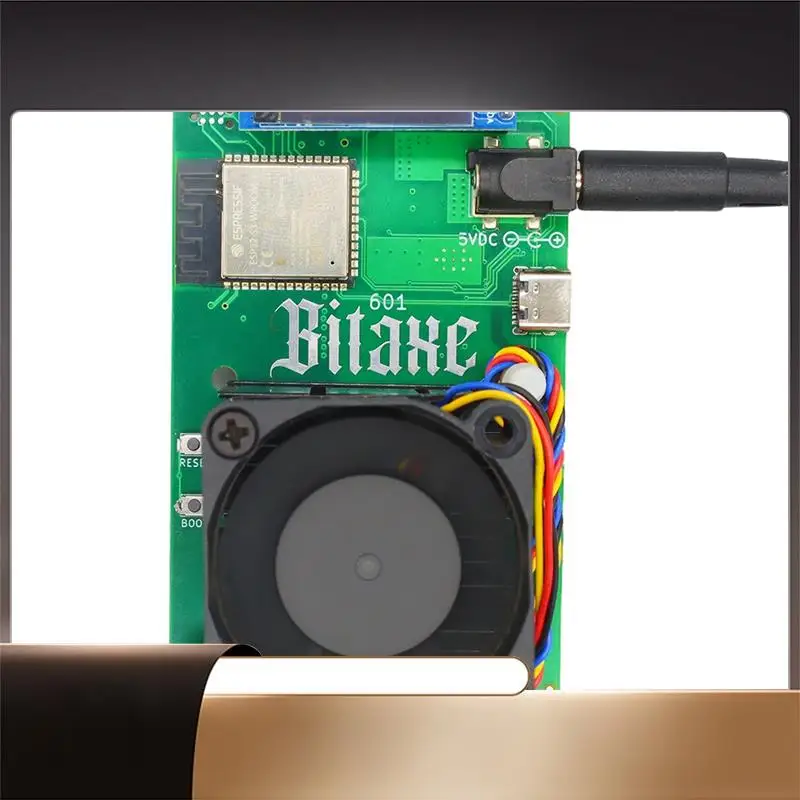 

Bitaxe Gamma 601 Solo Miner 1,2TH/S 18 Вт BM1370 от Antminer S21 Pro Asic Bitcoin BTC Miner UK PLUG-N35R