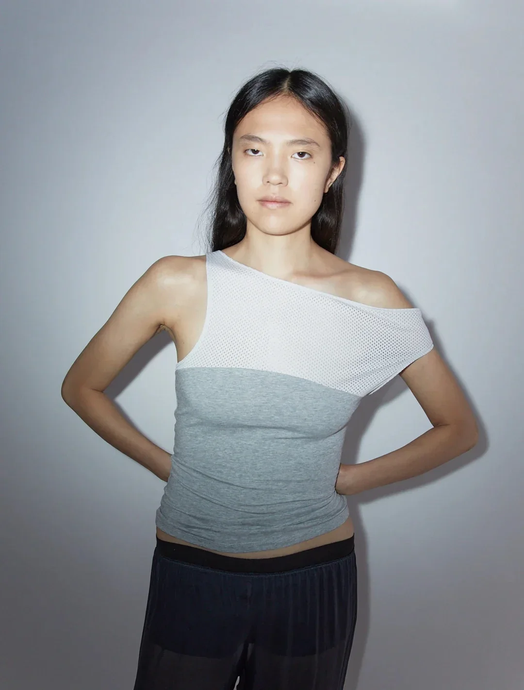 Taurasi Grey Mesh Patchwork Shoulder-Sleeved T-Shirt with Digital Print Blouse Top