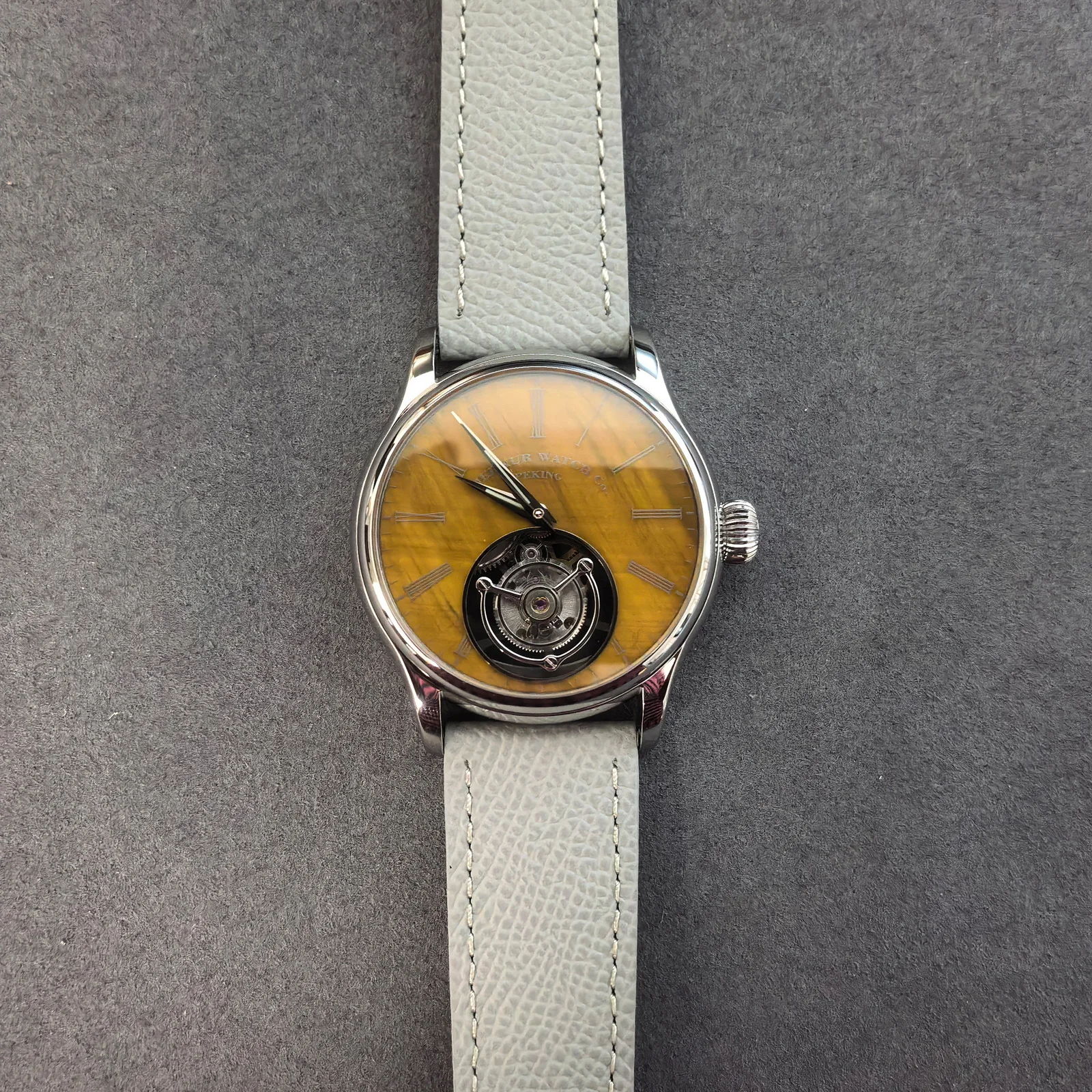 

Мужские часы Jacques Genry Tourbillon, 42 мм, механические, с ручным заводом, сапфировое стекло, кожаный ремешок, циферблат с камнем тигровый глаз
