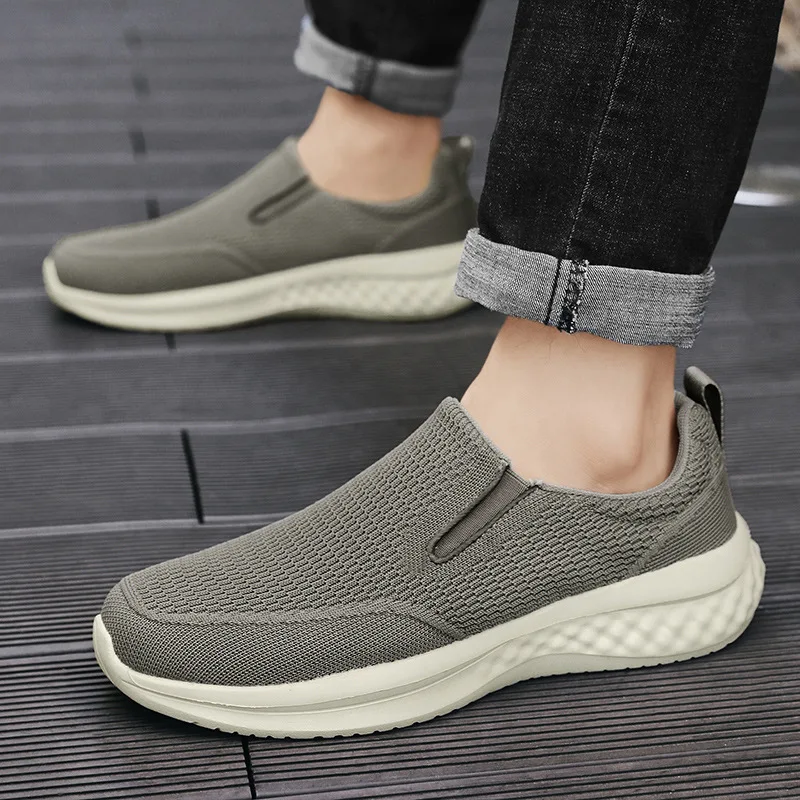 

2026 New Men's Large Size Casual Shoes: Men's Canvas Slip-Ons Soft Breathable Versatile Non-slip