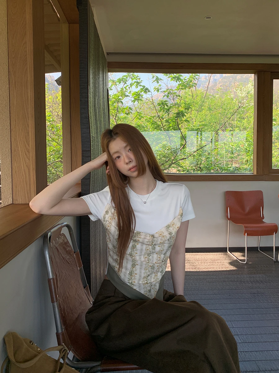 Red Celebri ort Sve T-irt Women's 2025 New Summer oulder Design Sensation ort Sle Personali Top