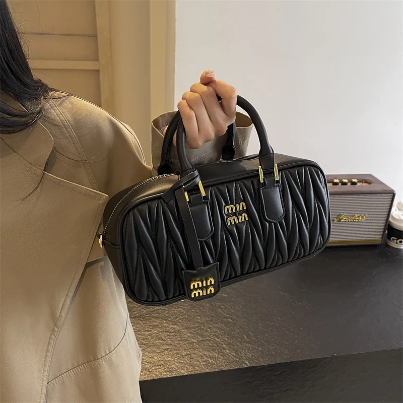 Famous brand European station is hot this year, 2025 new light luxury handbags fashion pleated messenger shoulder bag