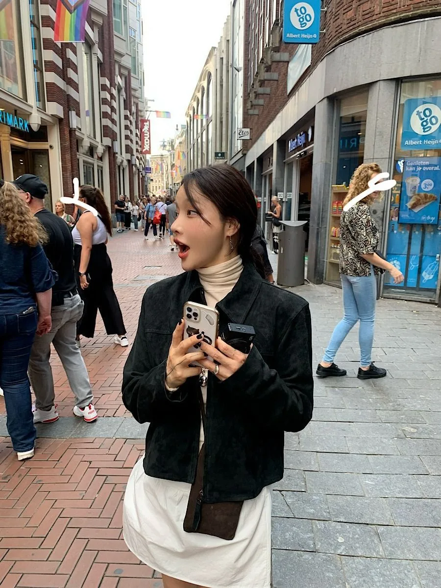 Koreanischer Chic 2026 Herbst Neuer Stil Stehkragen Kunstleder-Samt-Jacke mit Reißverschluss Coole Kurze Mantel-Oberteile für Damen – Detail 10