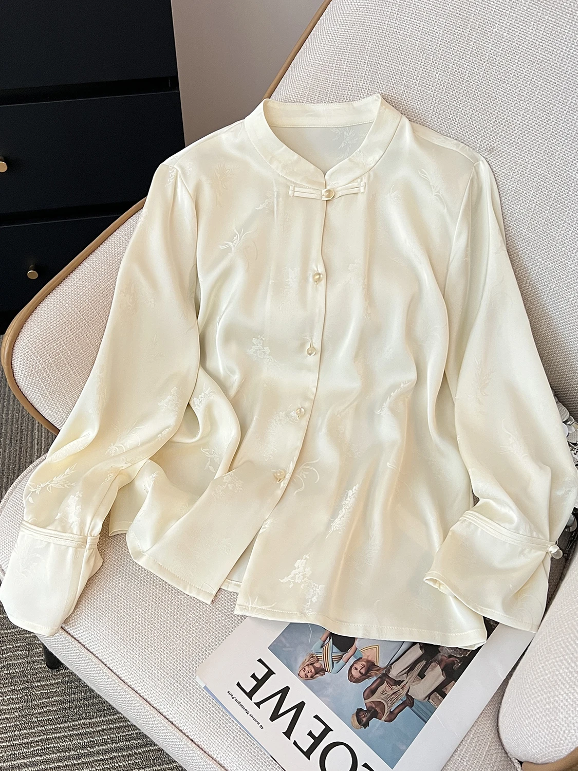

New Chinese Sle Pure Color Acetate Satin Embroidered irt Pearl Button Stand Collar Long Sve Women's Tang Suit Top