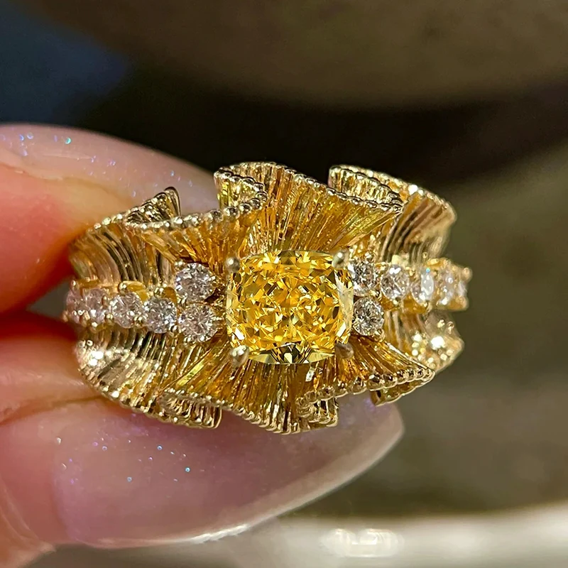 French Retro Yellow Crystal Lace Ring For Women Light Luxury Jewelry Handmade Brushed Pleated Gold Color Rings KOFSAC