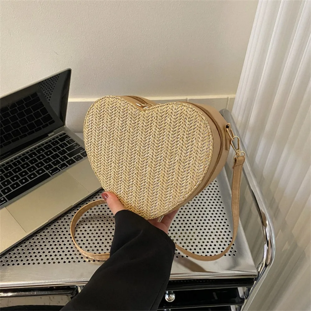 Bolso de mujer con forma de amor, bandolera de tejido de paja, Popular, de gran capacidad, diseño de nicho de compras, novedad de 2023